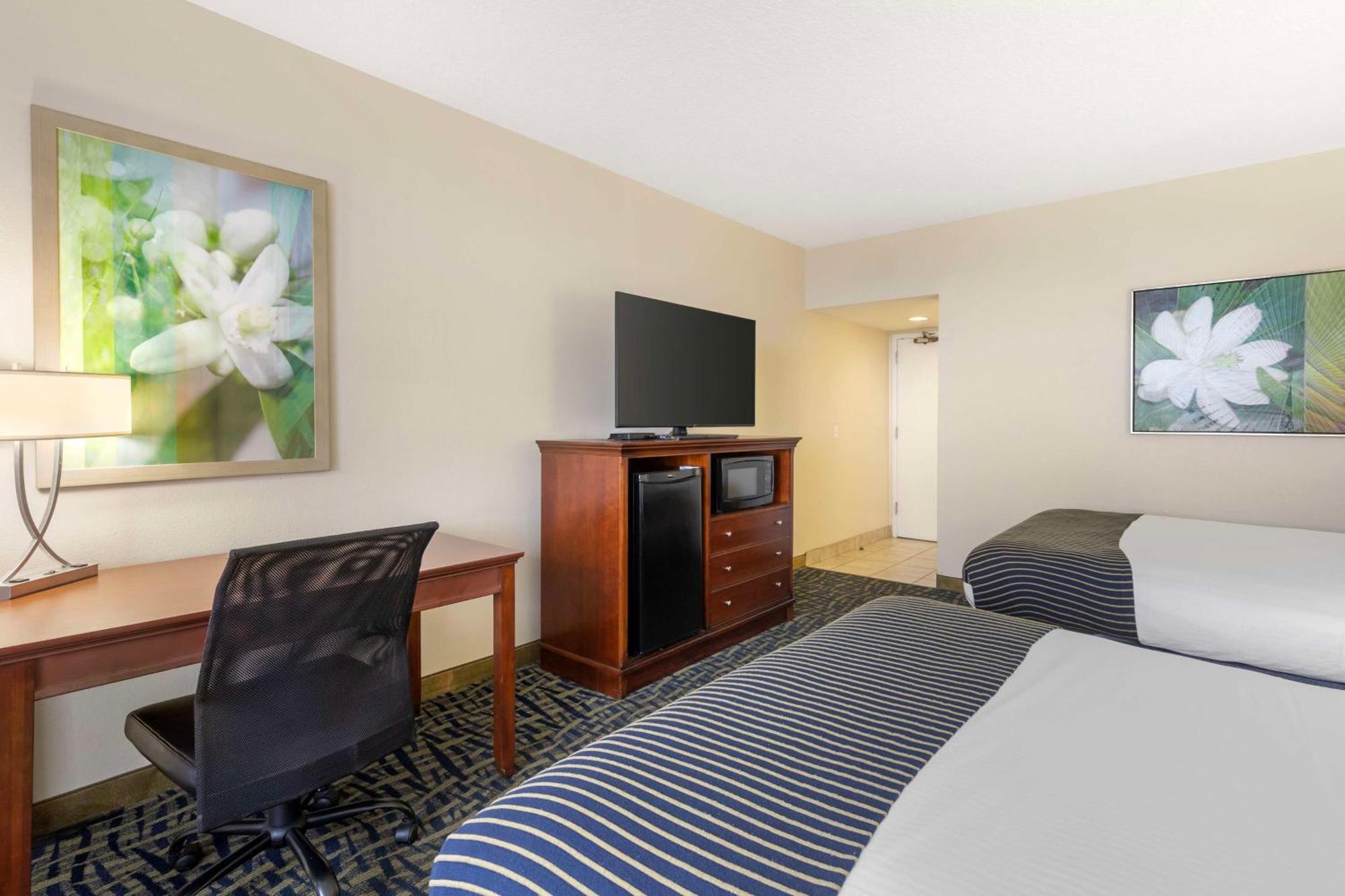 Western Cocoa - Port Canaveral Hotel Cocoa Beach