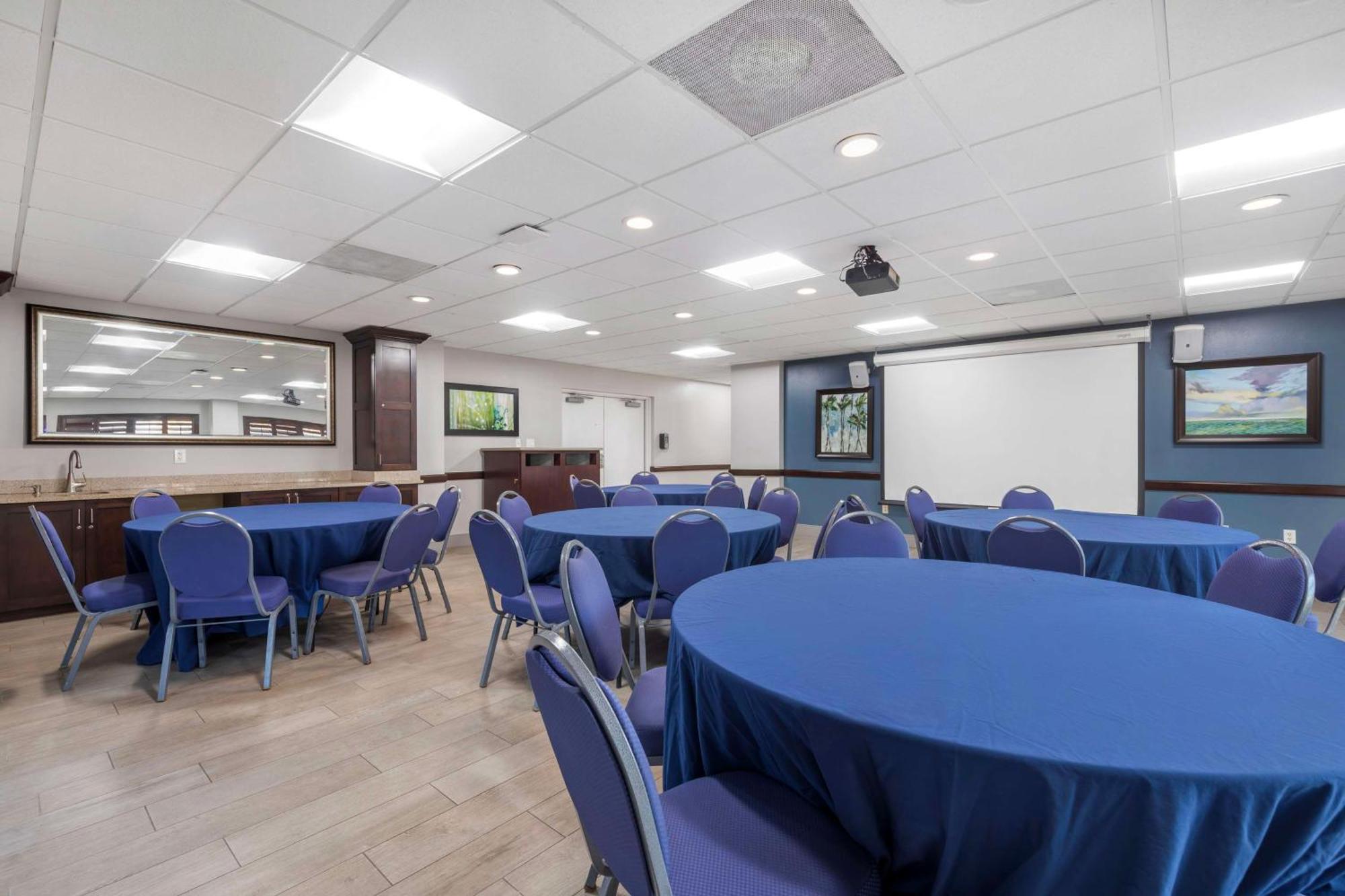 Hotel Western Cocoa - Port Canaveral 3*
